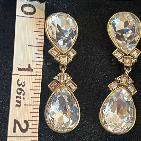 Heidi Daus "Ultimate Elegance" Crystal Deco Drop Earrings. NIB - Picture 6 of 7